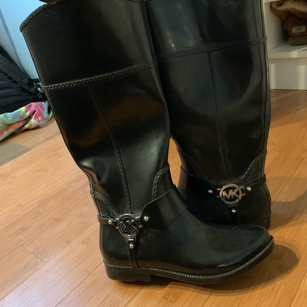 Michael kors rain boots